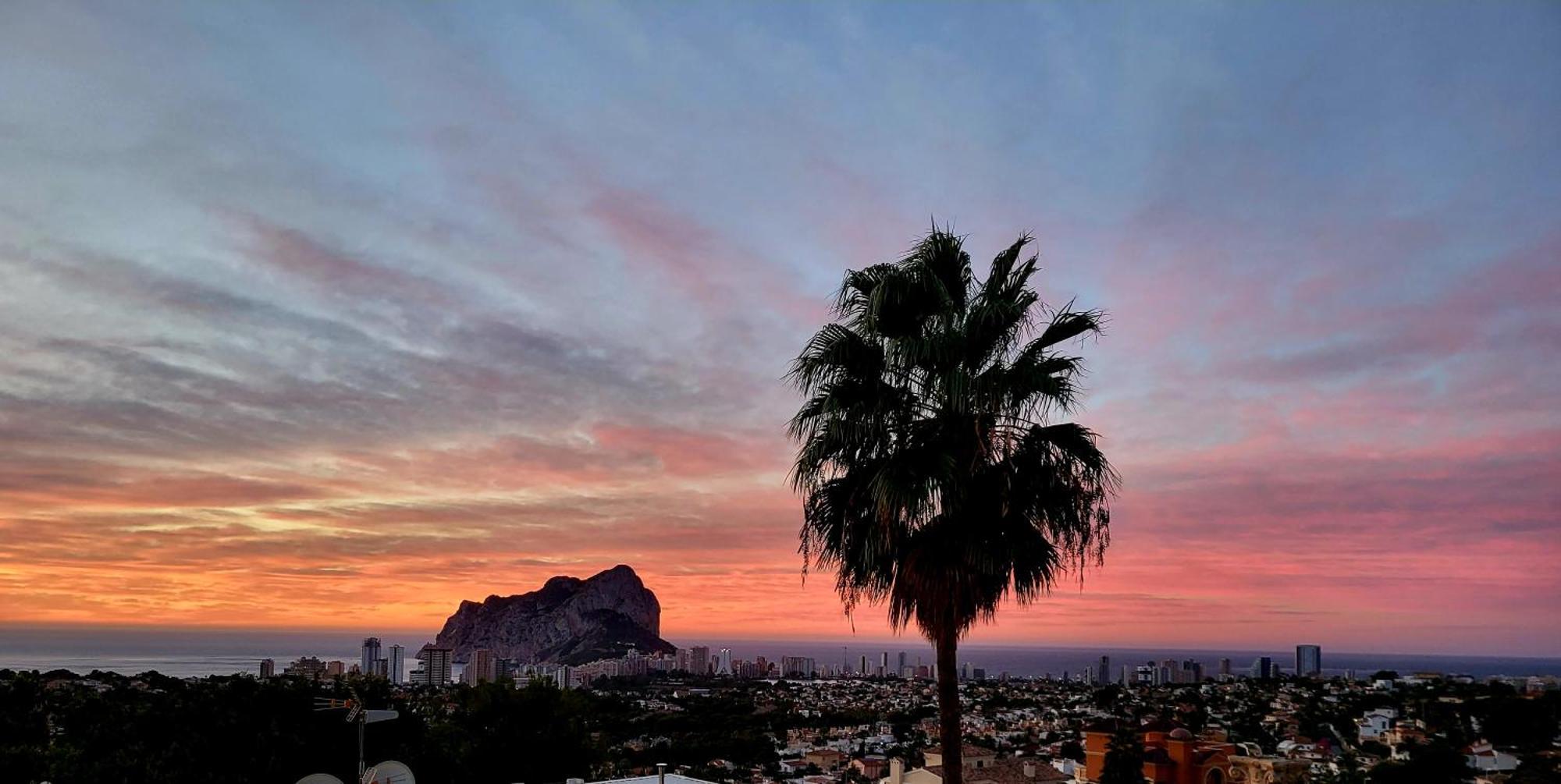 Casa Sunrise - Costa Blanca House With Rooftop, Swimming Pools And Panoramic Sea And Calpe Views 外观 照片