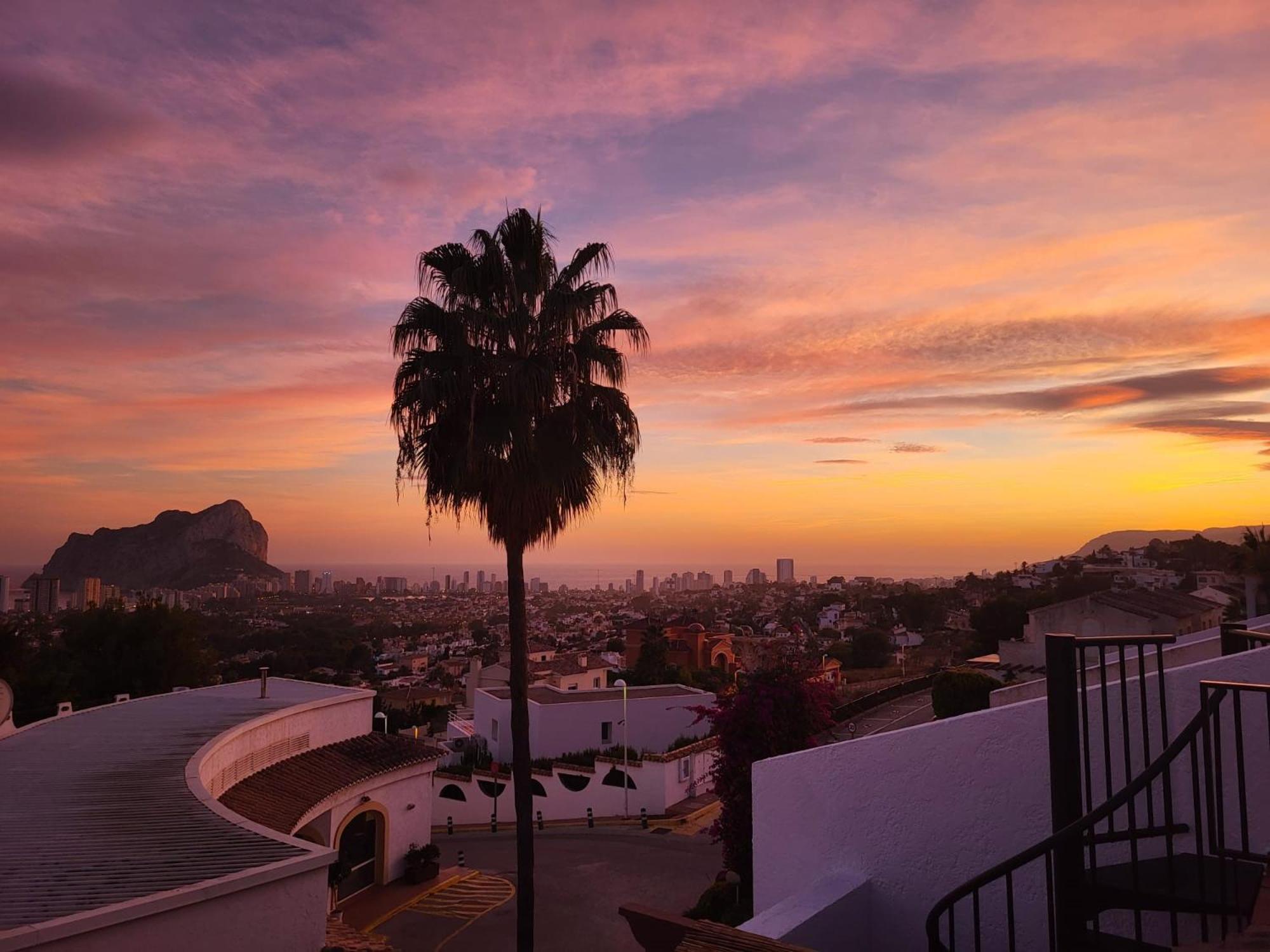 Casa Sunrise - Costa Blanca House With Rooftop, Swimming Pools And Panoramic Sea And Calpe Views 外观 照片