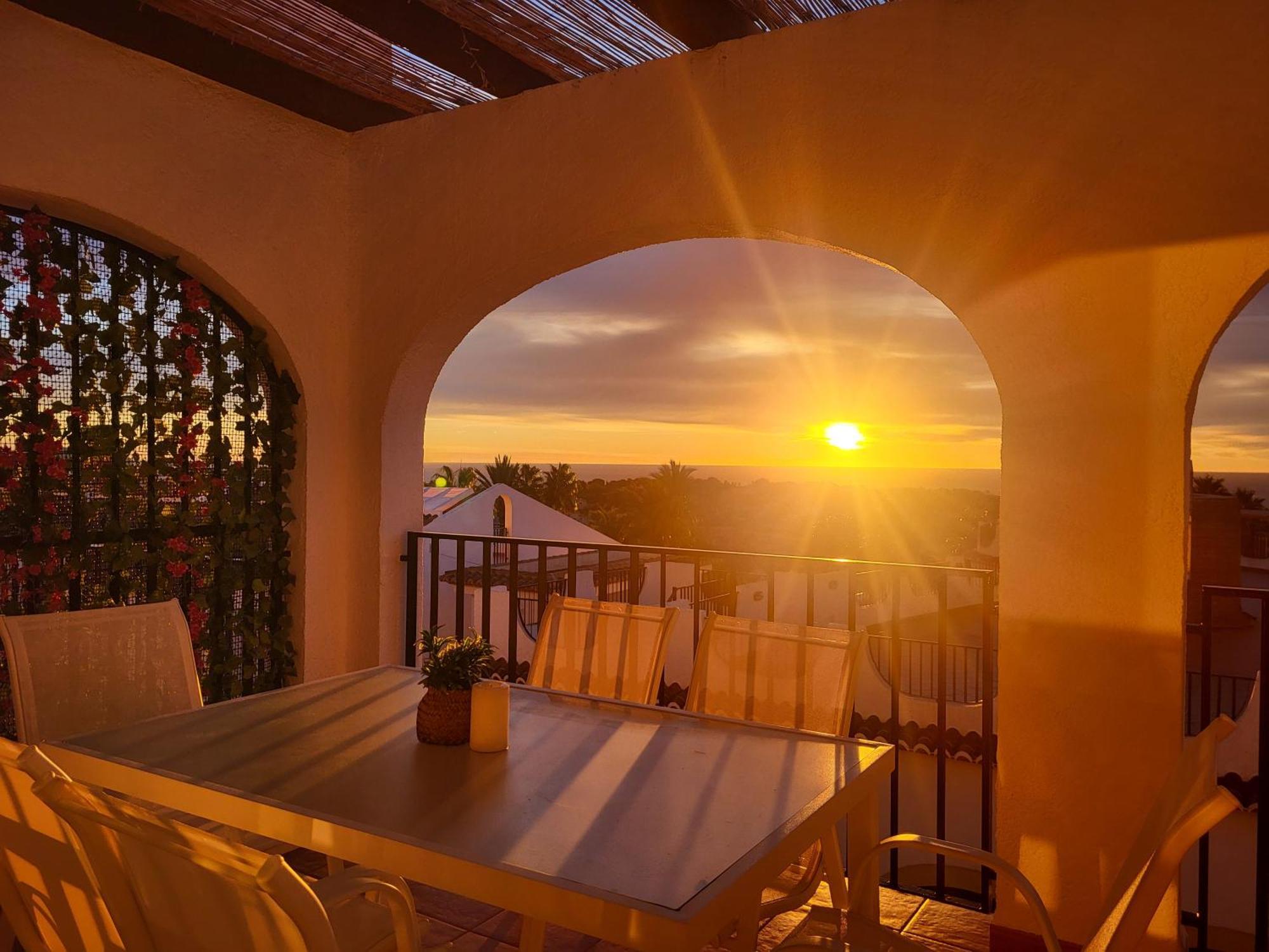 Casa Sunrise - Costa Blanca House With Rooftop, Swimming Pools And Panoramic Sea And Calpe Views 外观 照片